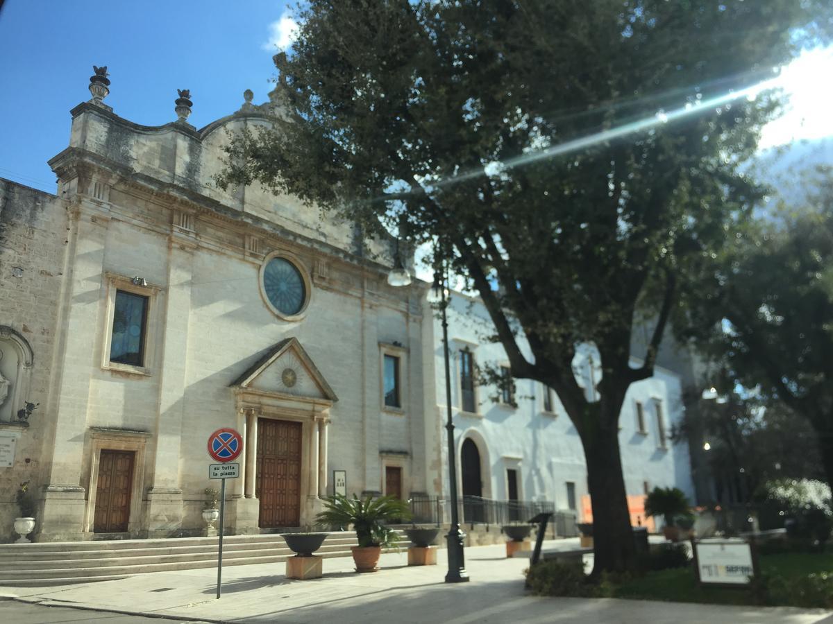 La serenata di Pietro Taranto Esterno foto